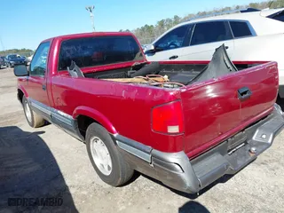 1994 GMC Sonoma SLS with VIN 1GTCS14W5RK505593, listed as a IAAI auction lot 41746602 with 195,456 mi miles. Bid and sale history available at carsss.com. Image 3.