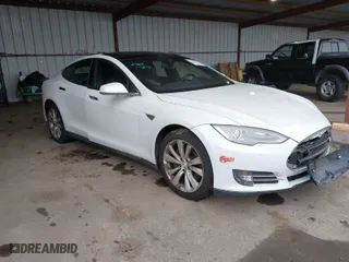 2015 Tesla Model S 85 kWh Battery with VIN 5YJSA1H11FFP75796, listed as a IAAI auction lot 41799524 with 1 mi miles. Bid and sale history available at carsss.com. Image 1.