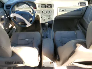 1998 Volvo V70 GLT with VIN YV1LW5679W2527717, listed as a Copart auction lot 43663345 with 206,013 mi miles and Salvage Title. Bid and sale history available at carsss.com. Image 8.