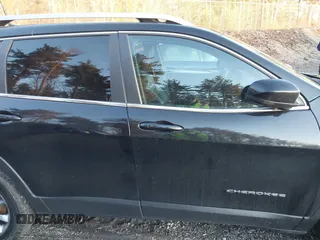 2017 Jeep Cherokee Limited z VIN 1C4PJMDS5HD224478, wystawiony jako IAAI lot #41217585 z przebiegiem 71 786 mil mil oraz . Historia ofert i sprzedaży dostępna na DreamBid. Obrazek 13.