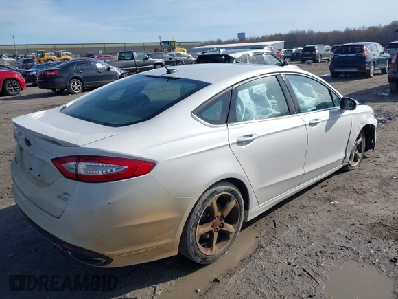 2014 Ford Fusion SE with VIN 3FA6P0H98ER168460, listed as a IAAI auction lot 41948476 with 186,258 mi miles and . Bid and sale history available at carsss.com. Image 4.
