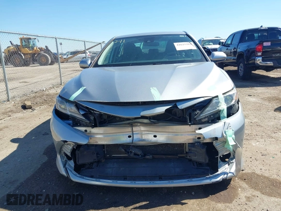 2020 Toyota Camry LE with VIN 4T1C11AK4LU302190, listed as a IAAI auction lot 41625262 with 61,337 mi miles. Bid and sale history available at carsss.com. Image 13.