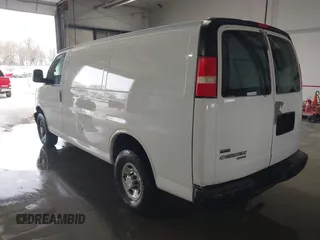 2011 Chevrolet Express Cargo z VIN 1GCWGFCA0B1161104, wystawiony jako IAAI lot #41907374 z przebiegiem 177 883 mil mil oraz . Historia ofert i sprzedaży dostępna na DreamBid. Obrazek 3.