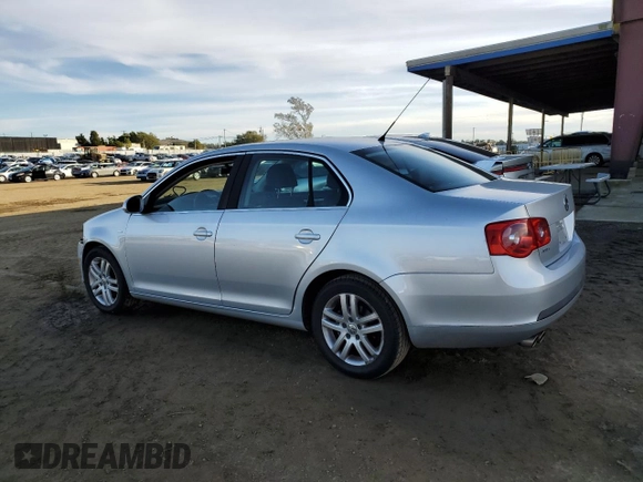 2007 Volkswagen Jetta с VIN 3VWEG81K57M137679, выставлен на аукционе Copart как лот 86480694 с пробегом 43 430 миль миль и Списание • Salvage title. История ставок и продаж доступна на DreamBid. Изображение 2.