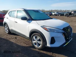2021 Nissan Kicks S with VIN 3N1CP5BV2ML483629, listed as a IAAI auction lot 41995135 with 77,650 mi miles. Bid and sale history available at carsss.com. Image 1.