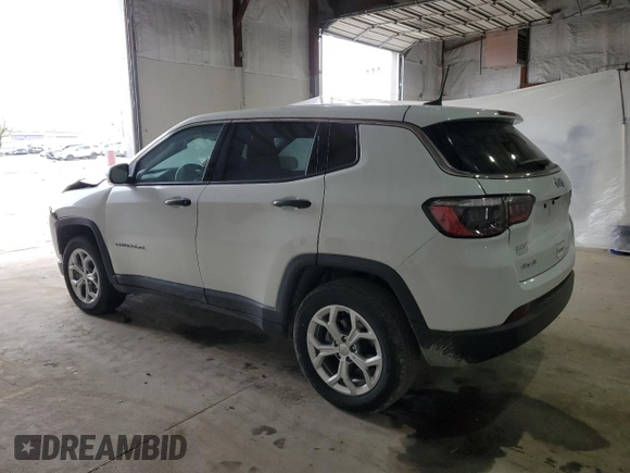 2024 Jeep Compass Sport с VIN 3C4NJDAN2RT145173, выставлен на аукционе Copart как лот 52393345 с пробегом 9 322 миль миль и Списание • Salvage title. История ставок и продаж доступна на DreamBid. Изображение 2.
