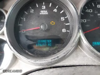2007 Chevrolet Silverado 1500 LT w/1LT with VIN 1GCEC19J27Z529776, listed as a IAAI auction lot 42041689 with 178,252 mi miles. Bid and sale history available at carsss.com. Image 7.
