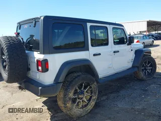 2020 Jeep Wrangler Unlimited Sport S z VIN 1C4HJXDN5LW204468, wystawiony jako IAAI lot #41855289 z przebiegiem 62 610 mil mil oraz . Historia ofert i sprzedaży dostępna na DreamBid. Obrazek 4.