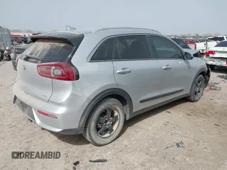 2017 Kia Niro LX with VIN KNDCB3LC6H5088243, listed as a IAAI auction lot 41747137 with 122,149 mi miles. Bid and sale history available at carsss.com. Image 4.