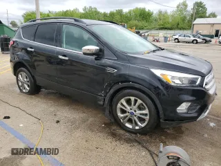 2018 Ford Escape SE z VIN 1FMCU9GD4JUA95666, wystawiony jako Copart lot #55767485 z przebiegiem 60 743 mil mil oraz Nie do naprawy • Non repairable. Historia ofert i sprzedaży dostępna na DreamBid. Obrazek 4.