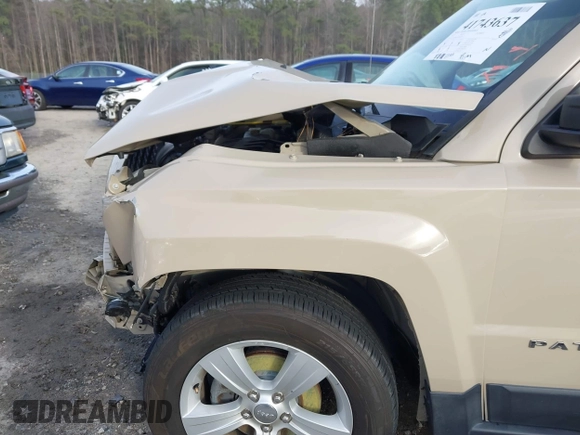 2017 Jeep Patriot Sport with VIN 1C4NJPBB3HD186308, listed as a IAAI auction lot 41743637 with 82,111 mi miles. Bid and sale history available at carsss.com. Image 18.