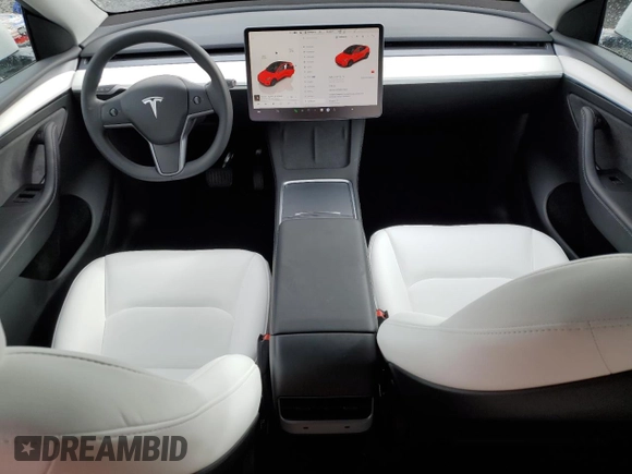 2024 Tesla Model Y Long Range with VIN 7SAYGDEE5RF115706, listed as a Copart auction lot 45002255 with 9,255 mi miles and Salvage Title. Bid and sale history available at DreamBid. Image 8.