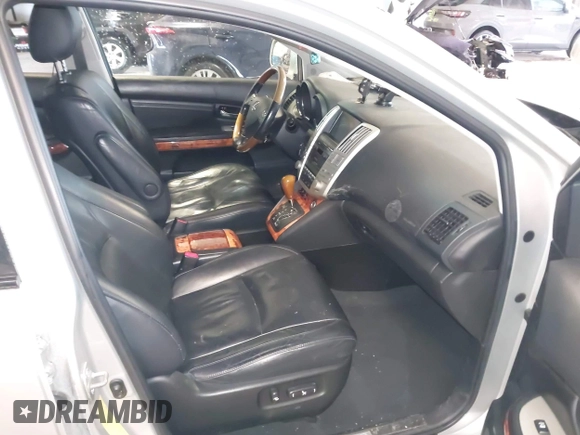 2005 Lexus RX 330 z VIN 2T2HA31UX5C075123, wystawiony jako IAAI lot #41946042 z przebiegiem 160 623 mil mil oraz . Historia ofert i sprzedaży dostępna na DreamBid. Obrazek 5.