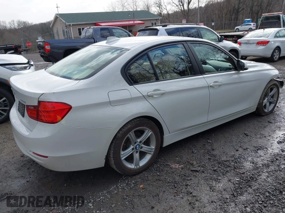 2014 BMW 3 Series 320i xDrive с VIN WBA3C3G58ENS68194, выставлен на аукционе IAAI как лот 41732422 с пробегом 103 206 миль миль и . История ставок и продаж доступна на DreamBid. Изображение 4.