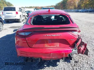 2018 Kia Stinger GT2 with VIN KNAE55LC0J6019590, listed as a IAAI auction lot 40627501 with 90,021 mi miles. Bid and sale history available at carsss.com. Image 6.