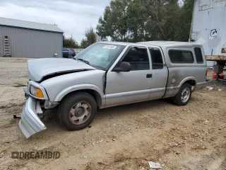1996 GMC Sonoma SLS with VIN 1GTCS1941TK512832, listed as a Copart auction lot 41827605 with 95,878 mi miles and Salvage Title. Bid and sale history available at carsss.com. Image 1.
