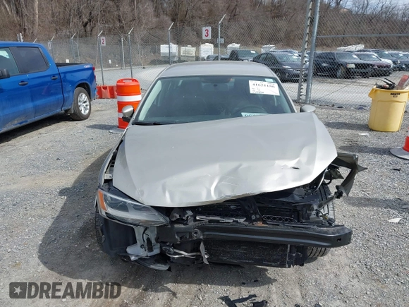 2014 Volkswagen Jetta Sedan SE w/Connectivity with VIN 3VWD07AJ9EM248024, listed as a IAAI auction lot 41621186 with 130,886 mi miles. Bid and sale history available at carsss.com. Image 12.