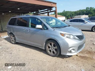 2013 Toyota Sienna SE с VIN 5TDXK3DC4DS280409, выставлен на аукционе IAAI как лот 42830202 с пробегом 189 291 миль миль и . История ставок и продаж доступна на DreamBid. Изображение 1.