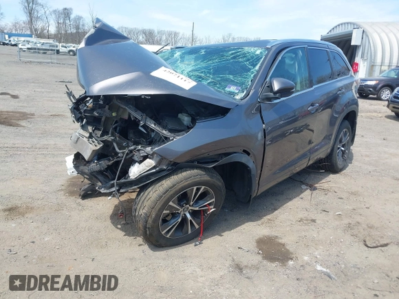 2016 Toyota Highlander XLE z VIN 5TDJKRFH8GS231543, wystawiony jako IAAI lot #42071117 z przebiegiem Nie podano mil oraz . Historia ofert i sprzedaży dostępna na DreamBid. Obrazek 17.