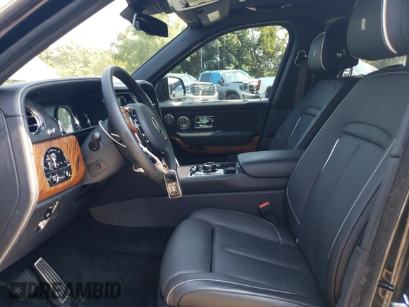 2022 Rolls-Royce Cullinan z VIN SLATV4C09NU214462, wystawiony jako Copart lot #70713624 z przebiegiem 9 904 mil mil oraz Szkoda całkowita • Salvage title. Historia ofert i sprzedaży dostępna na DreamBid. Obrazek 7.