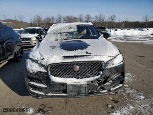 2018 Jaguar F-PACE 30t Premium with VIN SADCJ2GX8JA291369, listed as a Copart auction lot 89354235 with 31,789 mi miles and Salvage Title. Bid and sale history available at carsss.com. Image 5.