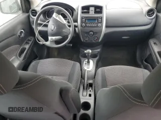 2016 Nissan Versa SV z VIN 3N1CN7AP4GL819029, wystawiony jako Copart lot #64666945 z przebiegiem Nie podano mil oraz Czysty tytuł • Clean title. Historia ofert i sprzedaży dostępna na DreamBid. Obrazek 8.