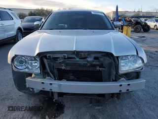 2006 Chrysler 300 C with VIN 2C3KA63H36H480201, listed as a Copart auction lot 44947715 with 145,831 mi miles and Salvage Title. Bid and sale history available at carsss.com. Image 5.