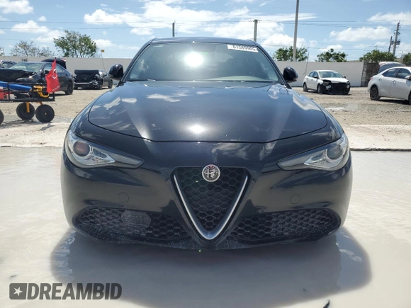 2019 Alfa Romeo Giulia z VIN ZARFAMAN7K7598712, wystawiony jako Copart lot #61589905 z przebiegiem Nie podano mil oraz Czysty tytuł • Clean title. Historia ofert i sprzedaży dostępna na DreamBid. Obrazek 5.