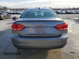 2012 Volkswagen Passat SE z VIN 1VWBH7A31CC108162, wystawiony jako Copart lot #49001885 z przebiegiem 104 309 mil mil oraz Szkoda całkowita • Salvage title. Historia ofert i sprzedaży dostępna na DreamBid. Obrazek 6.