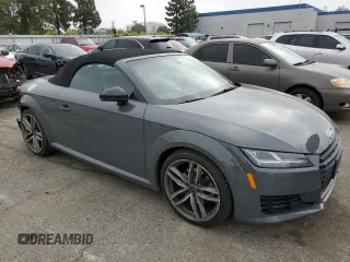2017 Audi TT Roadster z VIN TRUT5CFV0H1022983, wystawiony jako Copart lot #53056424 z przebiegiem 38 478 mil mil oraz . Historia ofert i sprzedaży dostępna na DreamBid. Obrazek 4.