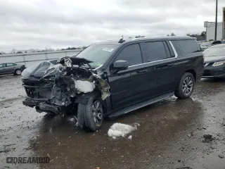 2021 Chevrolet Suburban LT with VIN 1GNSKCKD2MR136529, listed as a Copart auction lot 45160925 with 139,514 mi miles and Salvage Title. Bid and sale history available at carsss.com. Image 1.