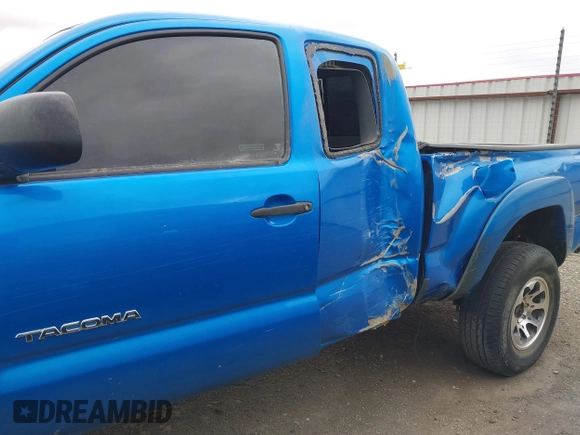 2006 Toyota Tacoma with VIN 5TEUU42N46Z183840, listed as a IAAI auction lot 41805575 with 219,764 mi miles. Bid and sale history available at carsss.com. Image 6.