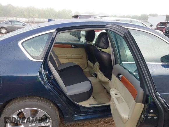 2007 Infiniti M x with VIN JNKAY01F67M454030, listed as a IAAI auction lot 42623844 with 232,370 mi miles and . Bid and sale history available at DreamBid. Image 8.