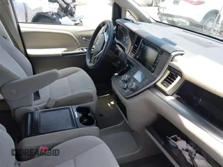 2020 Toyota Sienna LE Auto Access Seat with VIN 5TDKZ3DC9LS086866, listed as a IAAI auction lot 42353682 with 60,951 mi miles and . Bid and sale history available at DreamBid. Image 5.