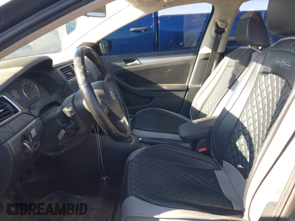 2014 Volkswagen Jetta TDI w/Premium with VIN 3VW3L7AJ9EM383295, listed as a IAAI auction lot 41983218 with 105,077 mi miles and . Bid and sale history available at DreamBid. Image 5.