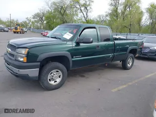2004 Chevrolet Silverado 2500 LS with VIN 1GCGK29U84E311873, listed as a IAAI auction lot 42096136 with 268,581 mi miles. Bid and sale history available at carsss.com. Image 2.