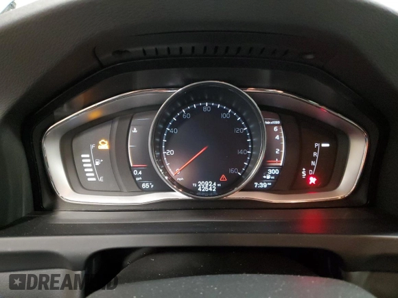 2018 Volvo V60 z VIN YV440MWK4J2056365, wystawiony jako Copart lot #58726445 z przebiegiem 42 542 mil mil oraz Szkoda całkowita • Salvage title. Historia ofert i sprzedaży dostępna na DreamBid. Obrazek 9.
