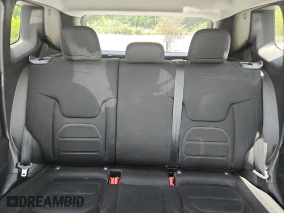 2018 Jeep Renegade Latitude z VIN ZACCJABB9JPJ32603, wystawiony jako Copart lot #61235035 z przebiegiem 69 397 mil mil oraz Szkoda całkowita • Salvage title. Historia ofert i sprzedaży dostępna na DreamBid. Obrazek 10.