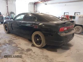 2013 Dodge Charger SXT z VIN 2C3CDXHG7DH529544, wystawiony jako IAAI lot #42484373 z przebiegiem 162 431 mil mil oraz . Historia ofert i sprzedaży dostępna na DreamBid. Obrazek 3.