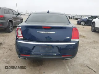 2015 Chrysler 300 Limited with VIN 2C3CCAAG5FH796498, listed as a IAAI auction lot 41520694 with 165,433 mi miles. Bid and sale history available at carsss.com. Image 16.