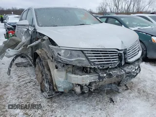 2018 Lincoln MKX Select with VIN 2LMPJ8KR6JBL19392, listed as a IAAI auction lot 41607522 with 91,930 mi miles. Bid and sale history available at carsss.com. Image 6.