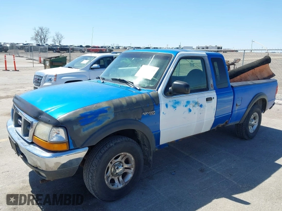 2000 Ford Ranger XLT with VIN 1FTZR15X0YPA34693, listed as a IAAI auction lot 42032043 with 148,099 mi miles. Bid and sale history available at carsss.com. Image 2.