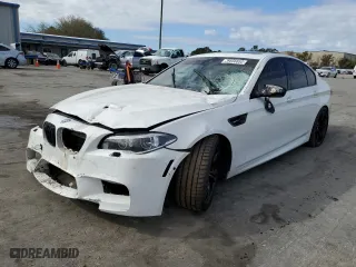 2015 BMW M5 with VIN WBSFV9C53FD595315, listed as a Copart auction lot 39656653 with 85,869 mi miles. Bid and sale history available at carsss.com. Image 1.