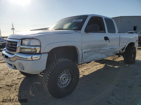 2004 GMC Sierra 1500 SLT with VIN 1GTEK19T54E331992, listed as a Copart auction lot 48469015 with 259,759 mi miles and Salvage Title. Bid and sale history available at carsss.com. Image 1.