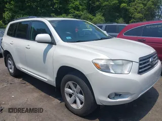 2010 Toyota Highlander SE z VIN 5TDJK3EH6AS016667, wystawiony jako IAAI lot #42447376 z przebiegiem 202 885 mil mil oraz . Historia ofert i sprzedaży dostępna na DreamBid. Obrazek 1.