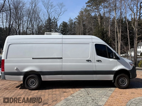 2022 Mercedes-Benz Sprinter with VIN W1Y4ECVY0NT105206, listed as a Copart auction lot 52155085 with 12,000 mi miles and Clean Title. Bid and sale history available at DreamBid. Image 14.