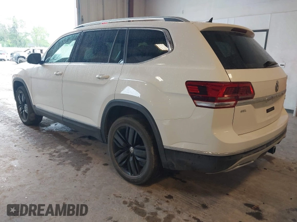 2018 Volkswagen Atlas SEL Premium with VIN 1V2NR2CA3JC594822, listed as a IAAI auction lot 42368854 with 60,688 mi miles and . Bid and sale history available at DreamBid. Image 3.
