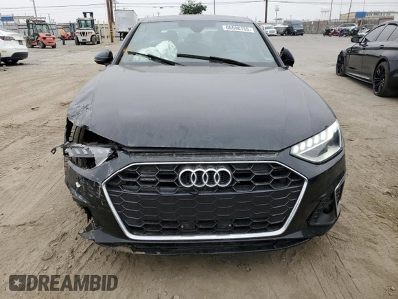 2024 Audi A4 S line Premium Plus z VIN WAUEAAF43RN005595, wystawiony jako Copart lot #60690765 z przebiegiem 27 152 mil mil oraz Szkoda całkowita • Salvage title. Historia ofert i sprzedaży dostępna na DreamBid. Obrazek 5.