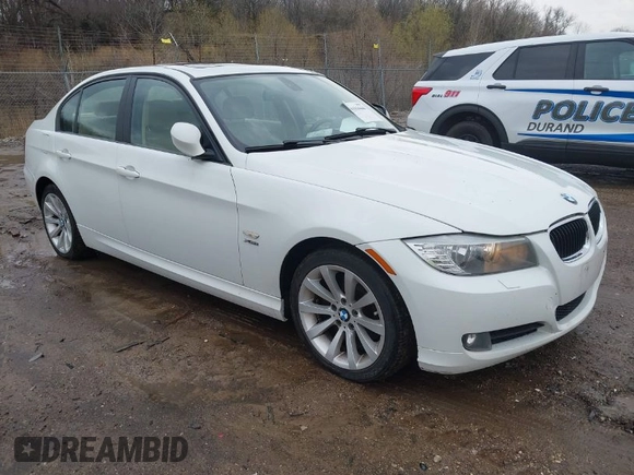 2011 BMW 3 Series 328i xDrive with VIN WBAPK7G53BNN71066, listed as a IAAI auction lot 41944444 with 191,063 mi miles. Bid and sale history available at carsss.com. Image 1.