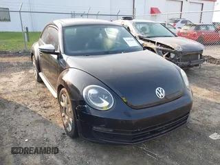 2013 Volkswagen Beetle 2.5L w/Sun/Sound/Nav с VIN 3VWJP7AT7DM677581, выставлен на аукционе IAAI как лот 42429868 с пробегом Не указан миль и . История ставок и продаж доступна на DreamBid. Изображение 22.